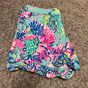 Lilly Pulitzer coral scallop shorts- size 0